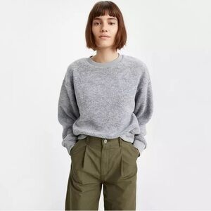 Levi's Meadow Fleece Crew Neck Long Sleeve Women's Sweater Smokestack Grey
